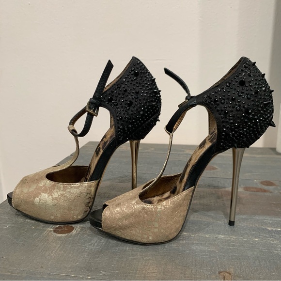 Sam Edelman Heels Women's Size 5.5 Scarlet T-Strap Open Toe Gold Blk Spiked Heel - Picture 4 of 14